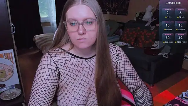 Snapshot of Alice_Dreamgirl_ chatting on June 2026 07:07:01 AM Alice Dreamgirl online show from June 2026 07:07:01 AM