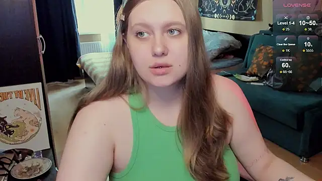 Snapshot of Alice_Dreamgirl_ chatting on July 2026 11:47:01 AM Alice Dreamgirl online show from July 2026 11:47:01 AM