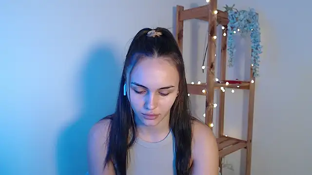 IrinaShayk18 online show from February 2025 09:32:01 AM