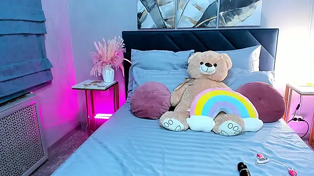 Curvy Dynamite  online show from September 2025 01:22:01 AM