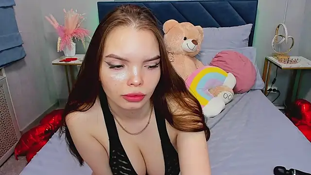 Curvy Dynamite  online show from April 2026 01:18:02 AM