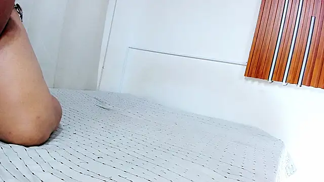 cristall hott online show from January 2026 02:22:01 PM