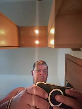 Snapshot of SecretlyDD chatting on February 2026 09:47:01 AM SecretlyDD online show from February 2026 09:47:01 AM