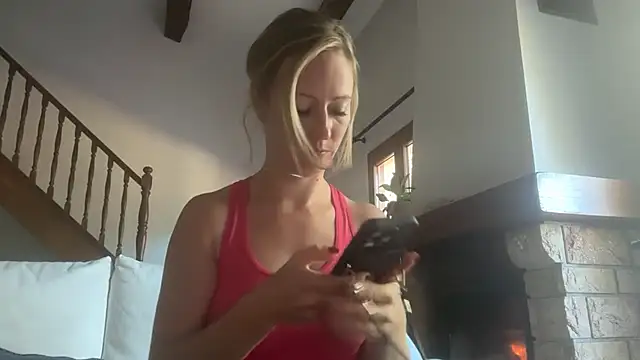 Emmy frenchie online show from November 2025 09:53:02 AM