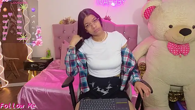 Emilly tay online show from January 2025 12:04:02 PM