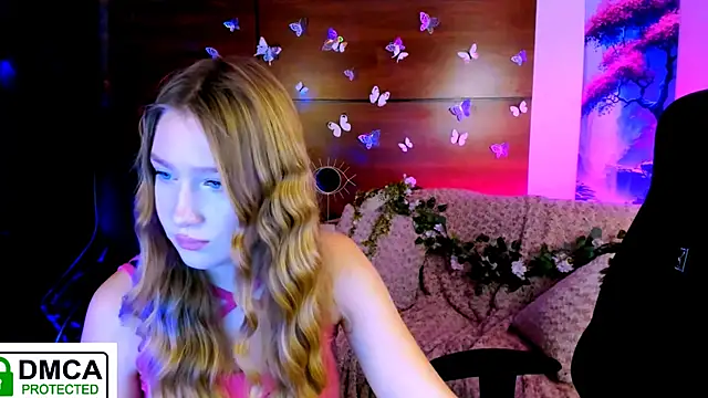 Snapshot of playful_sophie chatting on December 2024 02:37:02 PM playful sophie online show from December 2024 02:37:02 PM