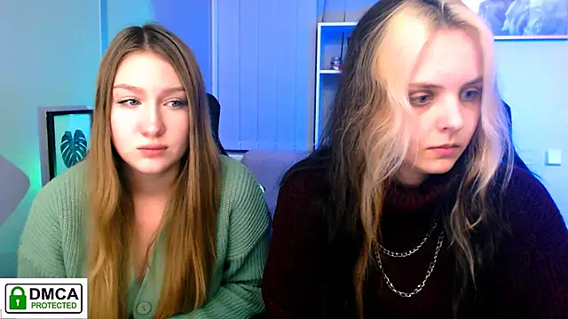 Snapshot of playful_sophie chatting on December 2024 02:08:02 PM playful sophie online show from December 2024 02:08:02 PM