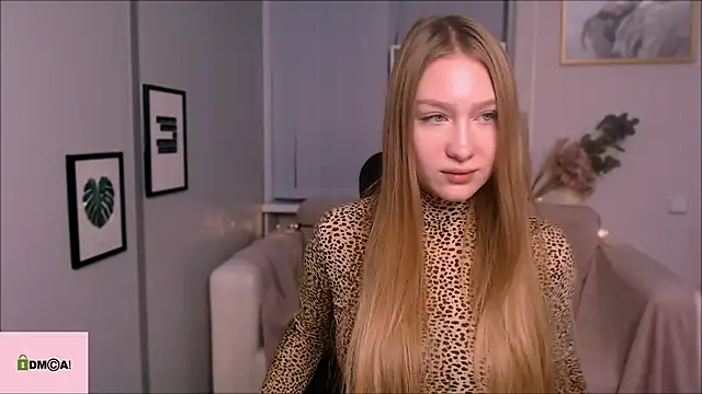 Snapshot of playful_sophie chatting on January 2025 01:42:02 PM playful sophie online show from January 2025 01:42:02 PM