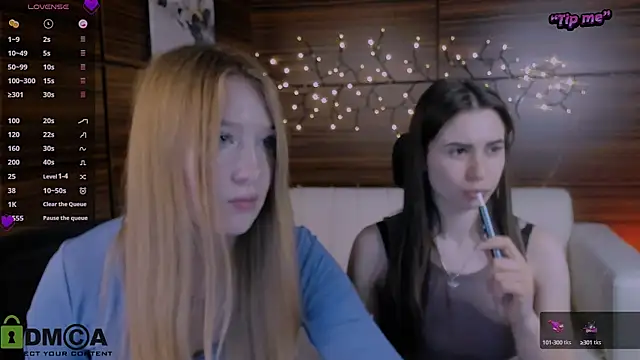 Snapshot of playful_sophie chatting on January 2025 05:54:02 AM playful sophie online show from January 2025 05:54:02 AM