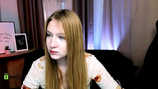 Snapshot of playful_sophie chatting on January 2025 11:03:01 AM playful sophie online show from January 2025 11:03:01 AM