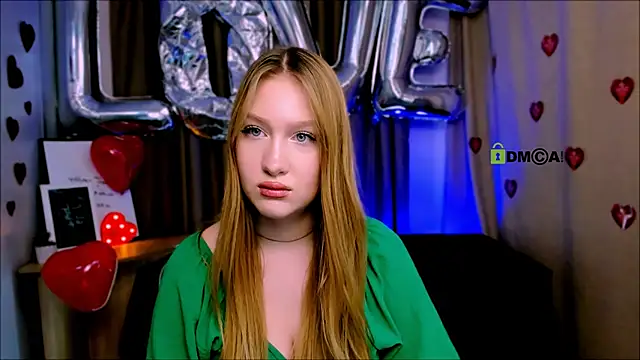 Snapshot of playful_sophie chatting on February 2025 01:18:02 PM playful sophie online show from February 2025 01:18:02 PM
