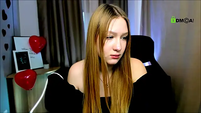 Snapshot of playful_sophie chatting on February 2025 02:06:02 PM playful sophie online show from February 2025 02:06:02 PM