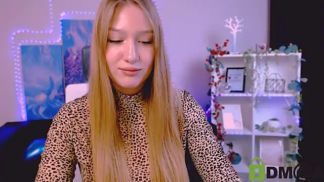 Snapshot of playful_sophie chatting on February 2025 09:31:02 PM playful sophie online show from February 2025 09:31:02 PM