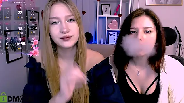 Snapshot of playful_sophie chatting on March 2025 10:45:01 AM playful sophie online show from March 2025 10:45:01 AM