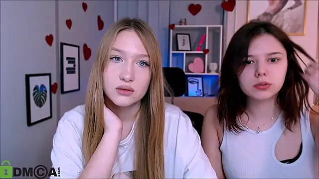 Snapshot of playful_sophie chatting on March 2025 08:27:02 PM playful sophie online show from March 2025 08:27:02 PM