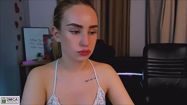 Snapshot of playful_sophie chatting on March 2025 11:53:01 PM playful sophie online show from March 2025 11:53:01 PM