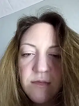KattyLuuu online show from April 2026 08:43:02 PM