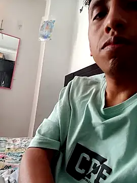 Snapshot of Alex-col chatting on December 2024 08:36:02 PM Alex-col online show from December 2024 08:36:02 PM
