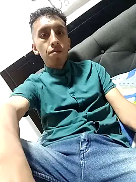 Snapshot of Alex-col chatting on December 2024 12:07:01 AM Alex-col online show from December 2024 12:07:01 AM