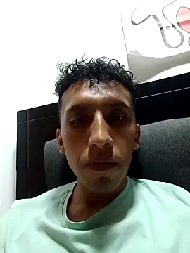 Snapshot of Alex-col chatting on January 2025 11:40:02 PM Alex-col online show from January 2025 11:40:02 PM