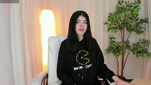 Maddy bennet online show from March 2025 04:32:01 AM