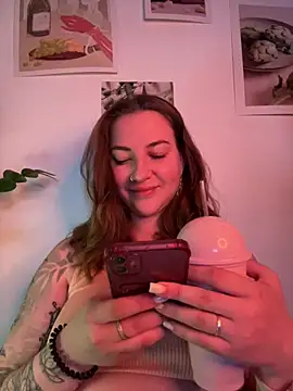 MayaMystic online show from April 2026 01:12:01 PM