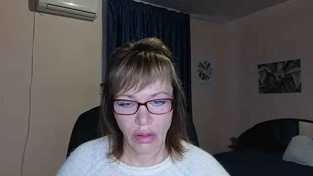 Miss Moren online show from September 2025 04:07:01 AM