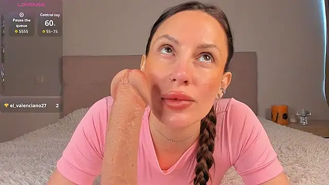 imMolly11 online show from May 2026 08:31:02 AM