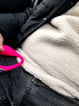 Snapshot of sansan2411 chatting on November 2025 01:45:02 PM sansan2411 online show from November 2025 01:45:02 PM