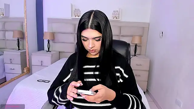 RoseCassie online show from October 2025 12:50:02 PM