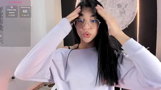 RoseCassie online show from November 2025 01:34:02 PM