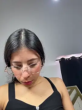 Snapshot of evaFiore chatting on June 2026 06:45:01 PM evaFiore online show from June 2026 06:45:01 PM