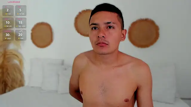 TifannyRossiii online show from March 2025 04:28:02 PM