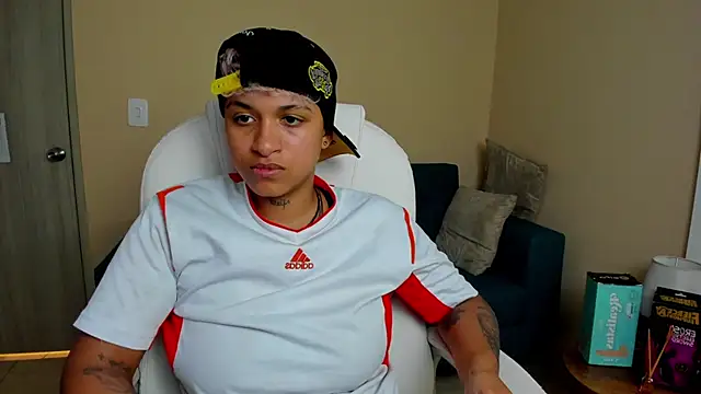 Dominick jones online show from September 2025 06:08:02 PM
