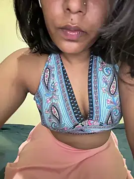 Snapshot of priyadevi17 chatting on February 2025 08:55:01 PM priyadevi17 online show from February 2025 08:55:01 PM