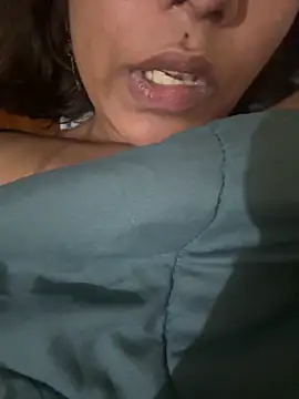 Snapshot of priyadevi17 chatting on March 2025 10:31:02 PM priyadevi17 online show from March 2025 10:31:02 PM