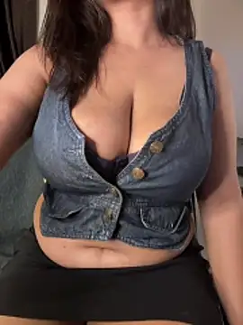 Snapshot of honeyboobies7249 chatting on June 2026 04:05:01 PM honeyboobies7249 online show from June 2026 04:05:01 PM