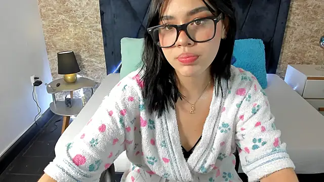 Lily Woodz online show from March 2025 06:45:02 PM