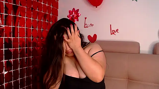 lizzie c online show from February 2026 10:33:02 AM