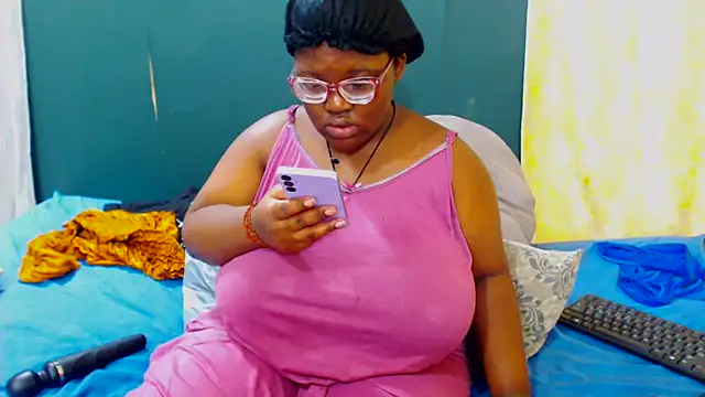 Damm Bobbies online show from April 2026 01:05:02 PM