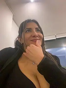 Snapshot of AlejandritaMilano chatting on July 2026 10:19:02 PM AlejandritaMilano online show from July 2026 10:19:02 PM