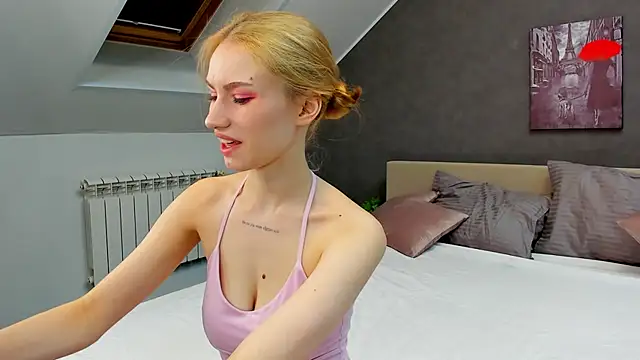 Mollly Rouge online show from March 2025 12:15:01 AM