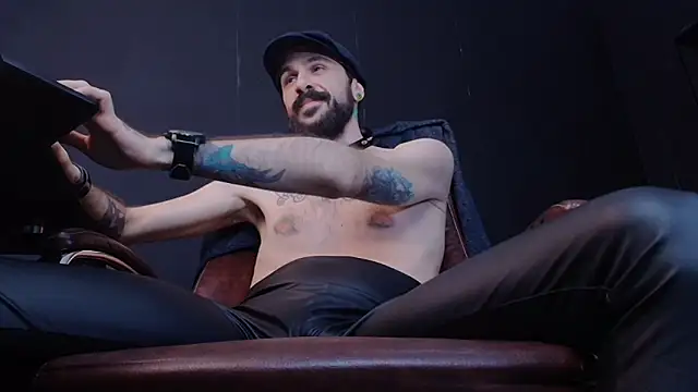 AxelColton online show from January 2025 12:11:02 PM