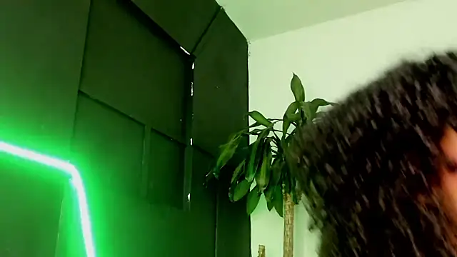 CintiaWalker online show from April 2026 12:37:01 PM