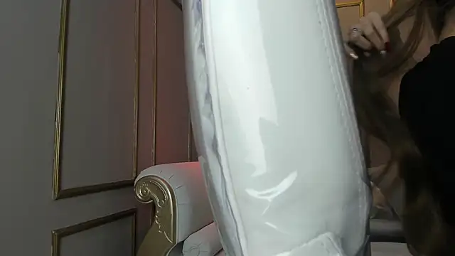 PerlaPreciosa online show from December 2025 04:08:01 AM