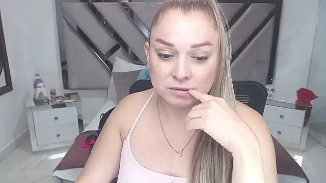 natalia5560 online show from March 2025 02:51:02 PM