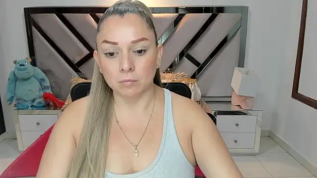 natalia5560 online show from September 2025 12:16:01 PM