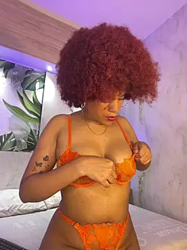 Snapshot of loladupont chatting on June 2026 03:11:01 AM loladupont online show from June 2026 03:11:01 AM