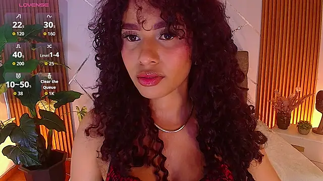 Snapshot of charlottee_white chatting on May 2026 10:28:01 PM charlottee white online show from May 2026 10:28:01 PM