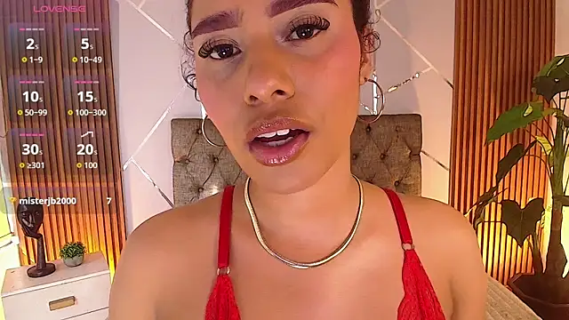 Snapshot of charlottee_white chatting on May 2026 08:24:02 PM charlottee white online show from May 2026 08:24:02 PM